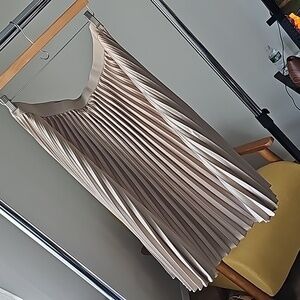 H&M Pleated Skirt -Tan